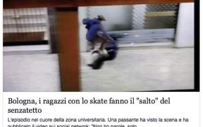 Bologna, i ragazzi con lo skate saltano il senzatetto